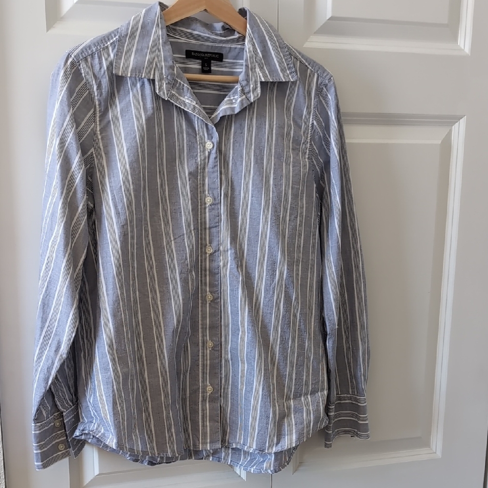 5 for $25 Banana Republic Gray and White Striped Button Down Shirt